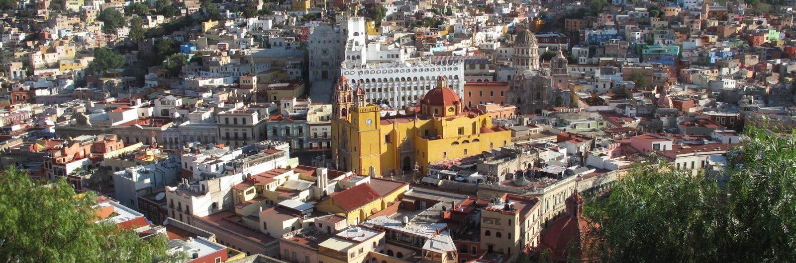 bellas vistas de guanajuato y su alhondiga desde arriba
