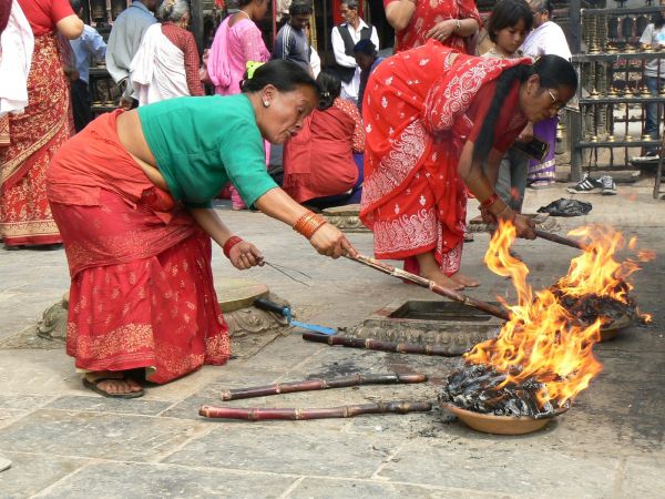 mujer nepal