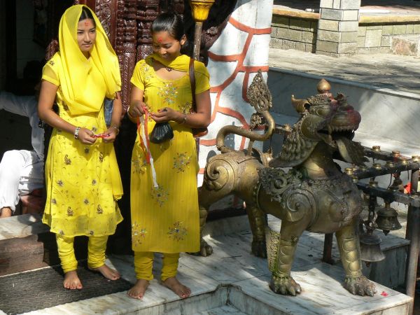 mujer nepal