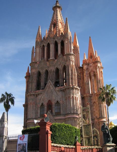 bellas vistas de guanajuato y su alhondiga desde arriba