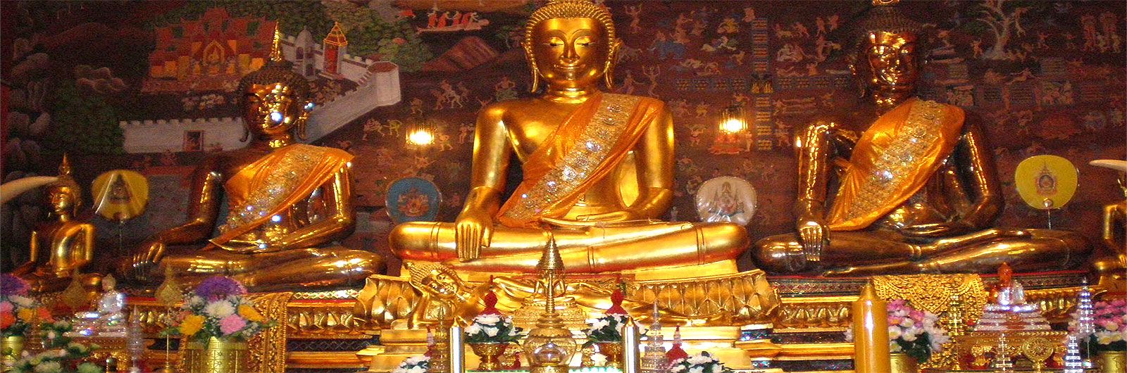 buda en templo en tailandia