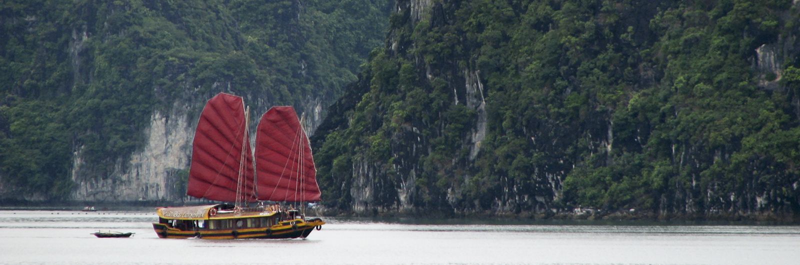 barco halong bay