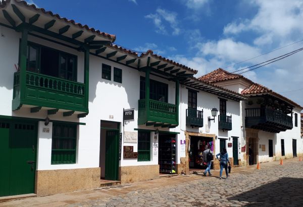 las coloridas fachadas de Cartagena