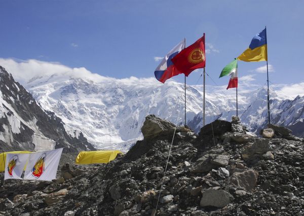 pico Khan Tengri