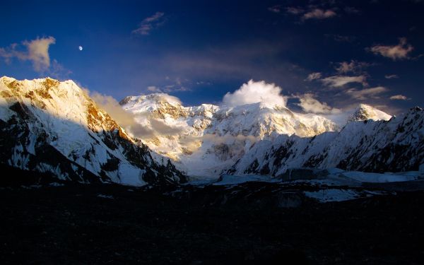 pico Khan Tengri