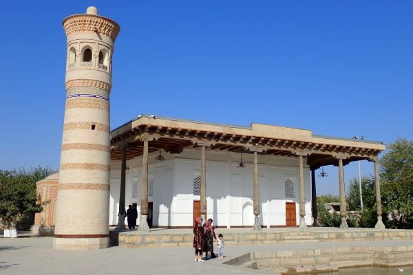 visitando las tumbas de sai zinda en samarcanda