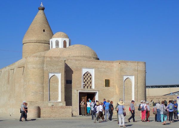 visitando las tumbas de sai zinda en samarcanda
