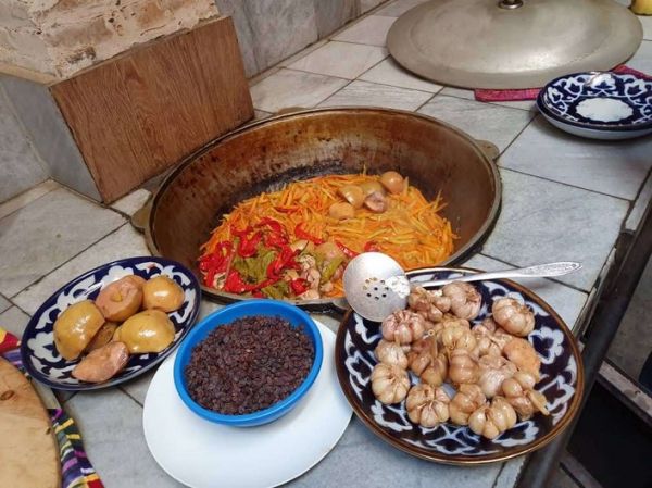 visitando las tumbas de sai zinda en samarcanda