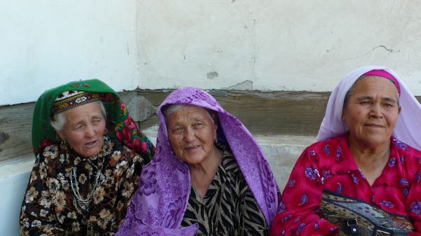 visitando las tumbas de sai zinda en samarcanda