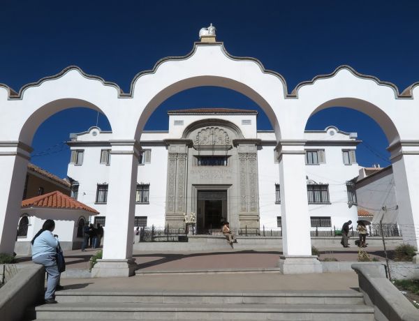 Bolivia. Quechuas, Aymaras y Misiones Jesuticas