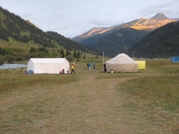 pico Khan Tengri