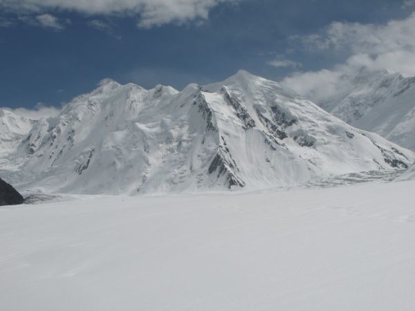 pico Khan Tengri
