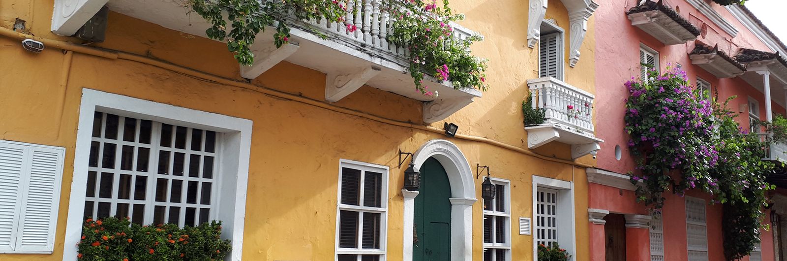 las coloridas fachadas de Cartagena
