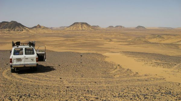 increibles rocas en el desierto blanco